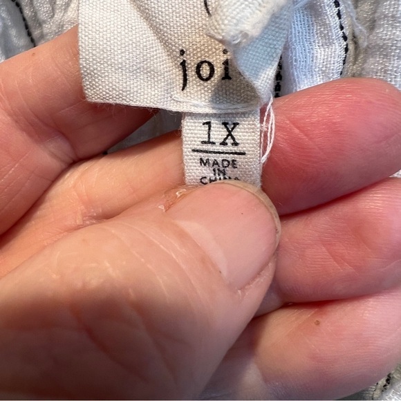 JOIE White w/Black Strips Top. Size 1X - Picture 4 of 7